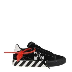 NWT Off-White Vulcanized Low Black Arrow Sneaker  EU size 39 $490